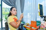 武威泰国主播品三亚榴莲：“尝到了家乡味”