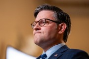武威特朗普税改案参议院过关有望 共和党议员无人声援马斯克